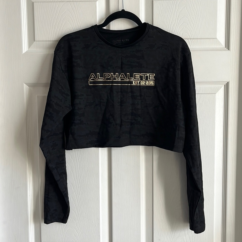 Alphalete Core LS Crop / Black Camo /‎ SZ S